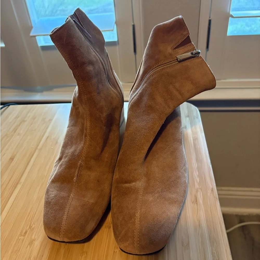 Aquatalia Larra Weatherproof Suede Tan Bootie Size 10